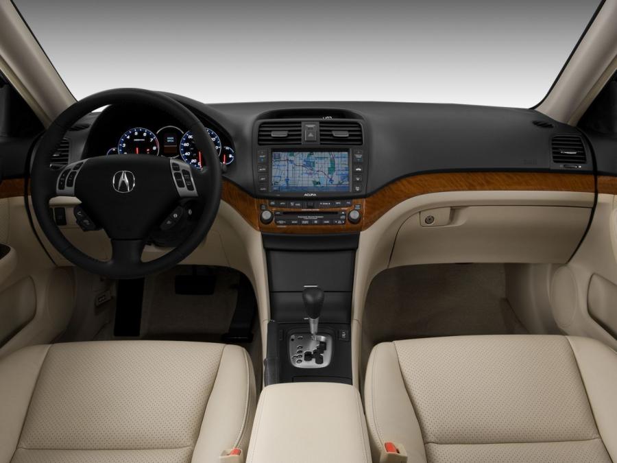 Торпедо Acura TSX 2006 года  (фото 5 из 37)